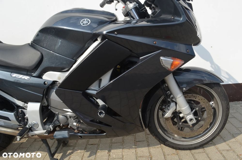 Yamaha FJR - 16