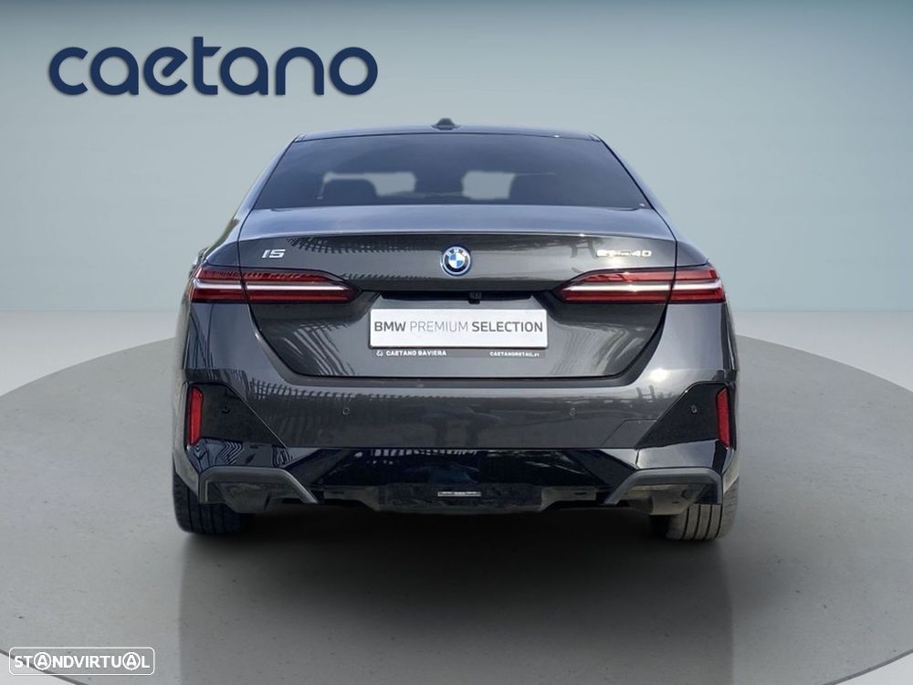 BMW i5 eDrive40 Pack Desportivo M - 21