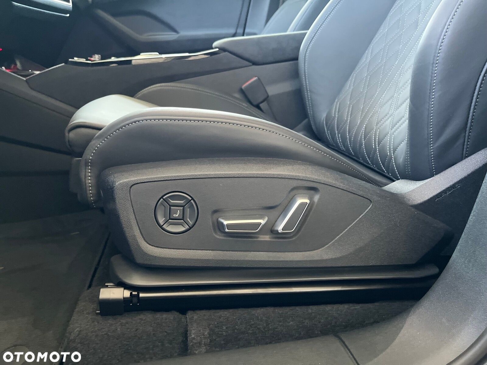 Audi Q6 e-tron - 13
