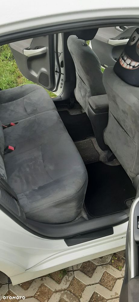 Toyota Prius - 17