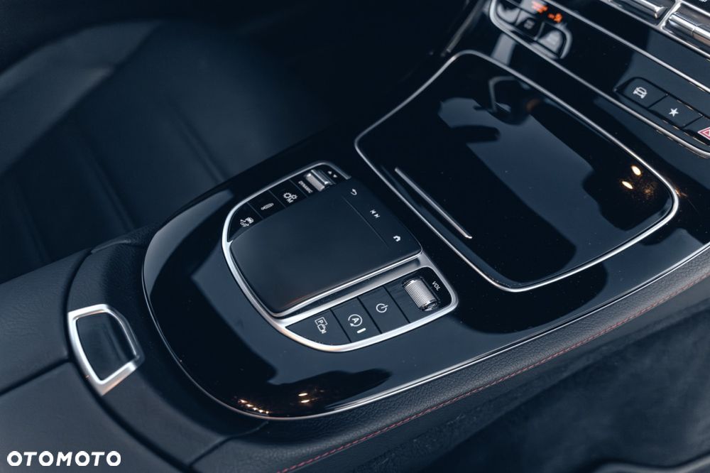 Mercedes-Benz Klasa E AMG 53 4-Matic+ - 37