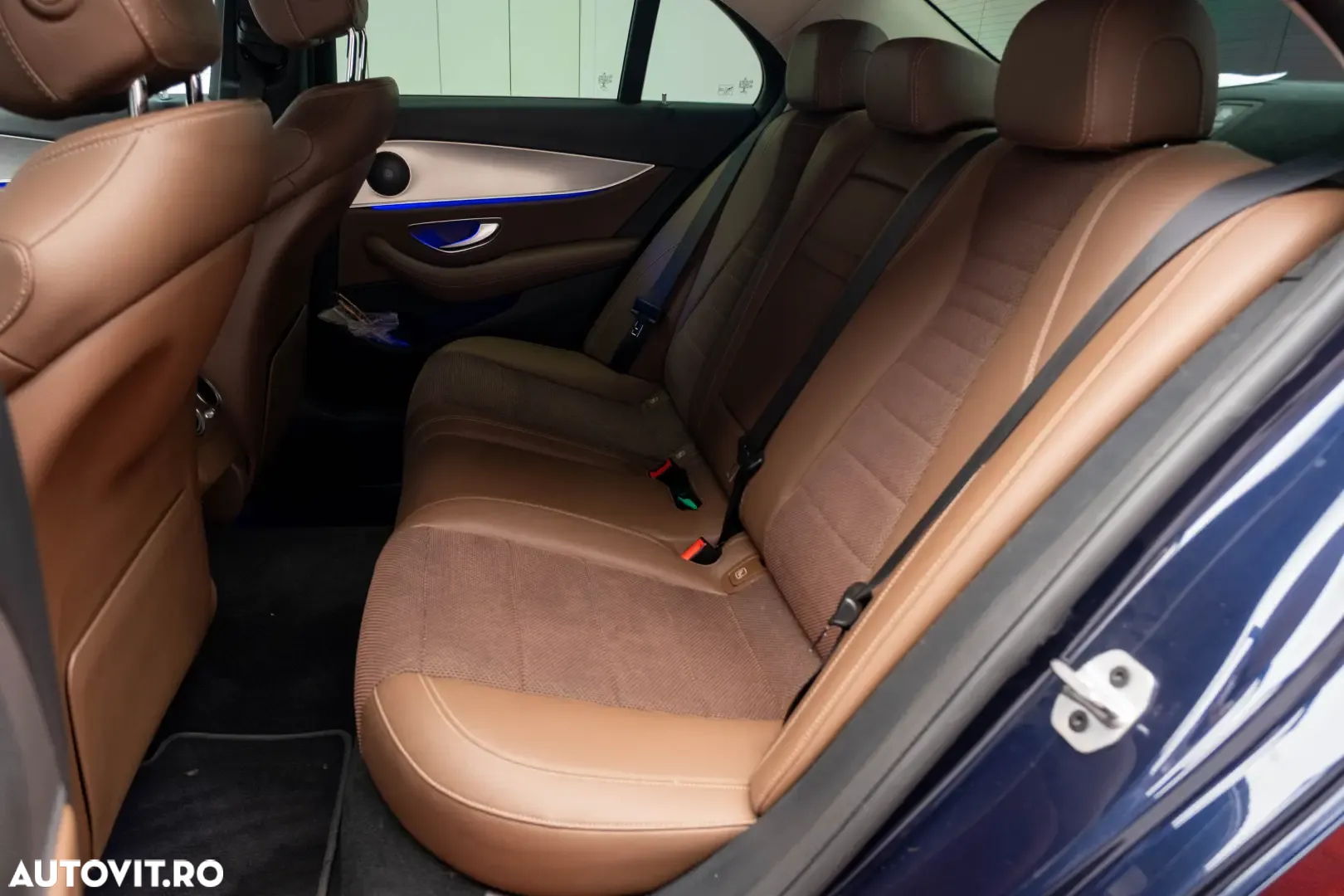 Mercedes-Benz E 450 4MATIC Aut. - 12