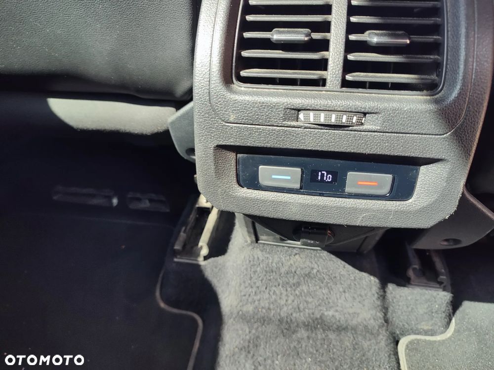 Volkswagen Touran 2.0 TDI SCR (BlueMotion Technology) Comfortline - 15