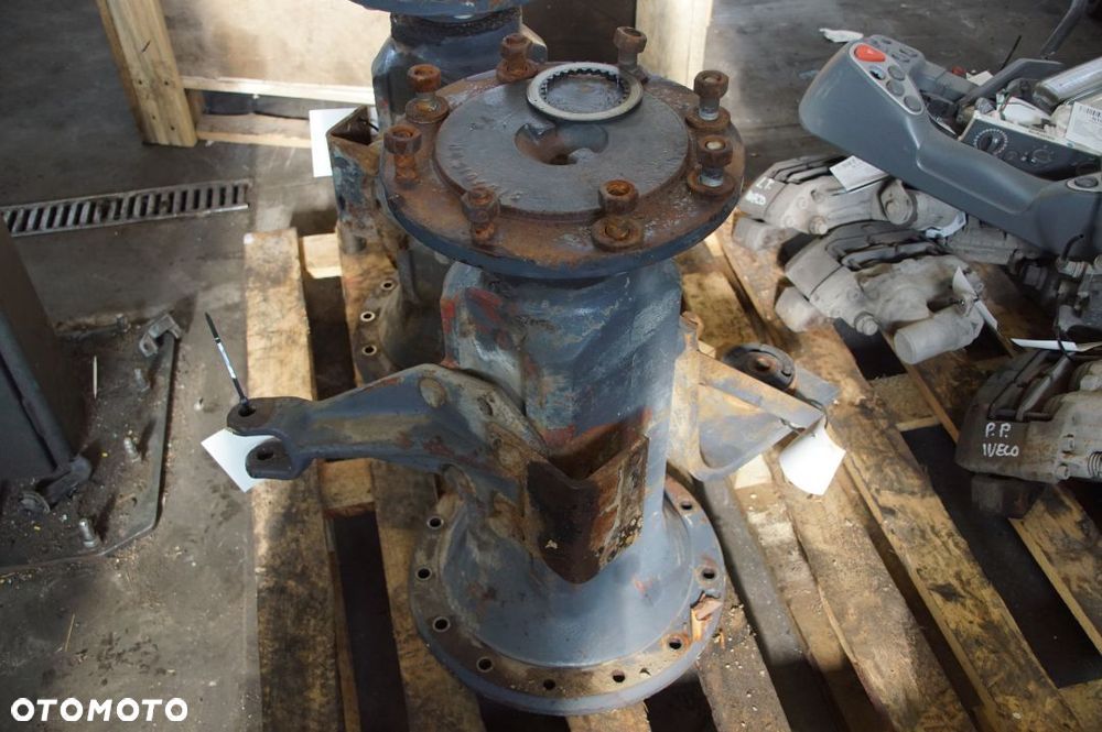 ZWOLNICA NEW HOLLAND 8360 PÓŁOŚ PRZEKŁADNIA - 5