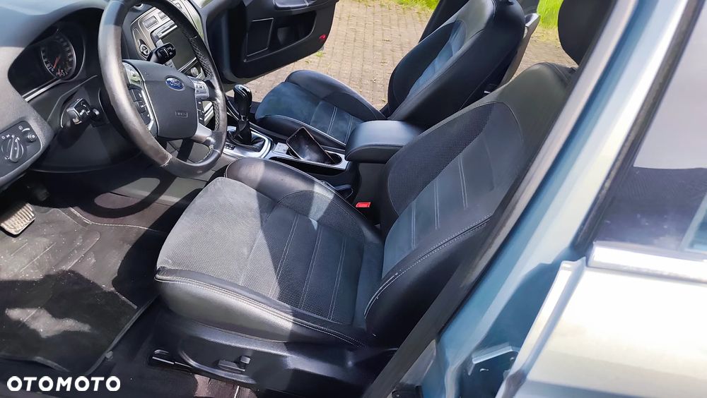 Ford Mondeo 2.3 Titanium - 34