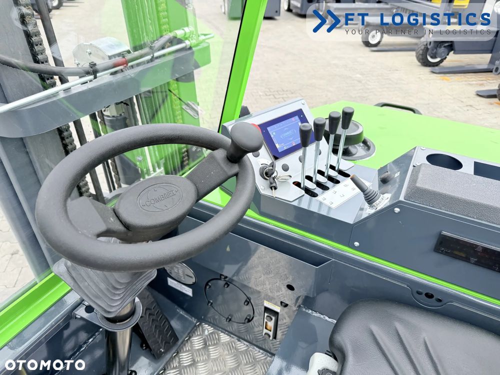Combilift WÓZEK CZTEROKIERUNKOWY - WIELOKIERUNKOWY | COMBILIFT CB3000 | DIESEL | TRIPLEX 5500MM | POZYCJONER WIDEŁ | PRZESUW WIDEŁ | WOLNY SKOK | STAN IDEALNY | Szeroka oferta wózków czterokierunkowych i bocznych, dopasowanych do różnorodnych potrzeb i zastosowań - 15
