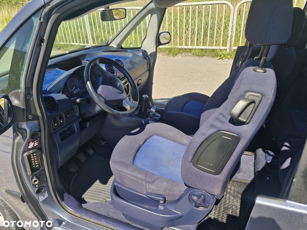 Peugeot 1007 - 5