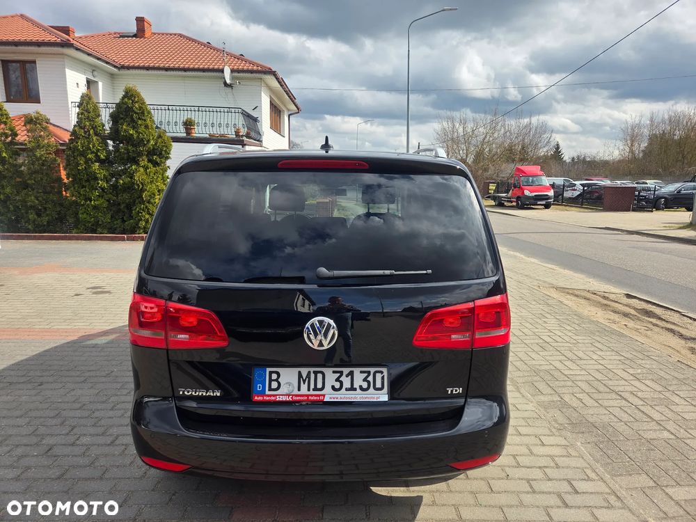 Volkswagen Touran - 8