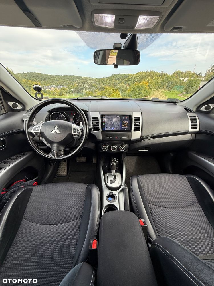 Mitsubishi Outlander 2.0 Intense + 2WD CVT - 11