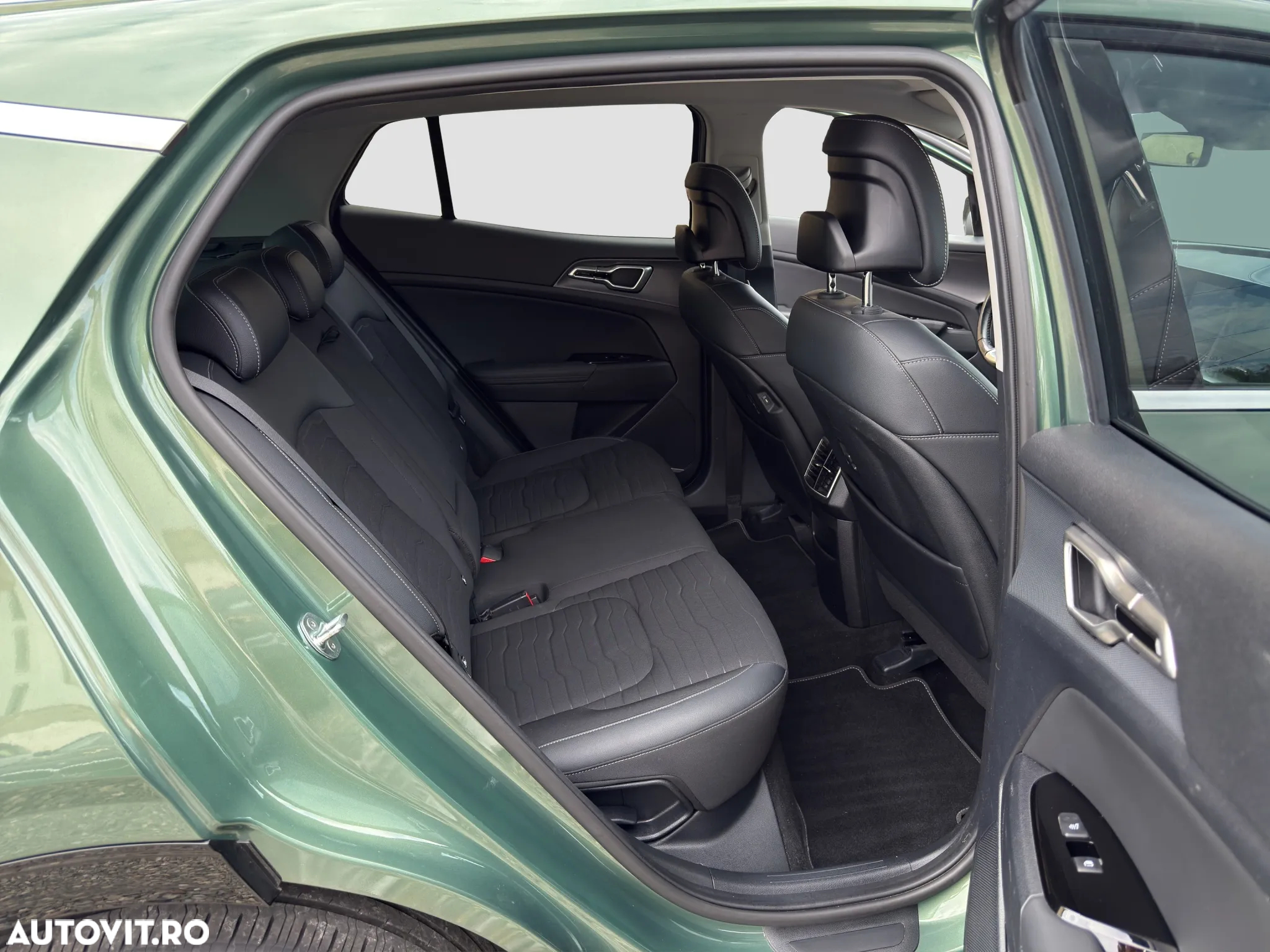 Kia Sportage 1.6T-GDI Hybrid AWD Aut. Nightline Edition - 19