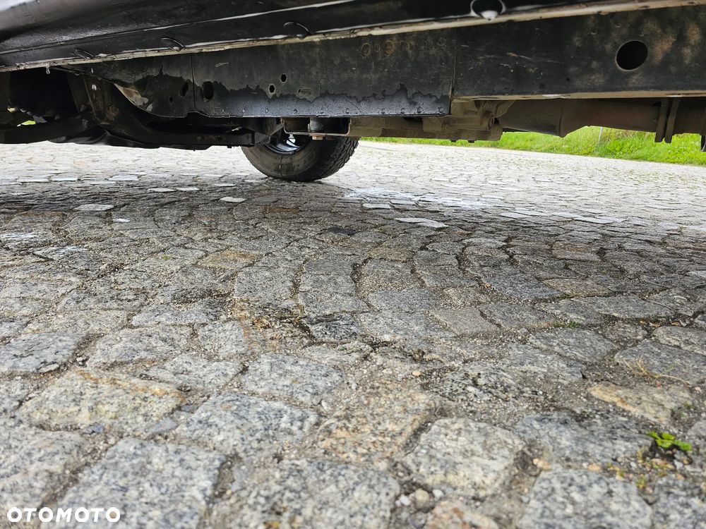 Jeep Cherokee 2.8 CRD Sport - 24