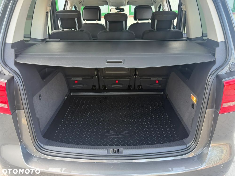 Volkswagen Touran - 30