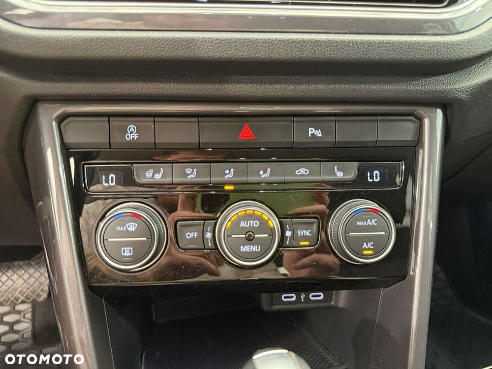 Volkswagen T-Roc - 22