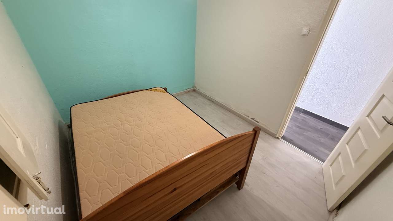 Moradia Térrea T4 no Cartaxo com Potencial de Duas Habitações - Grande imagem: 4/31