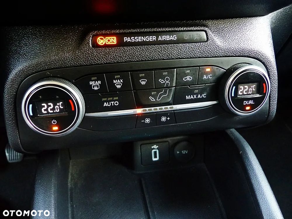Ford Focus 1.0 EcoBoost Hybrid ACTIVE STYLE - 33