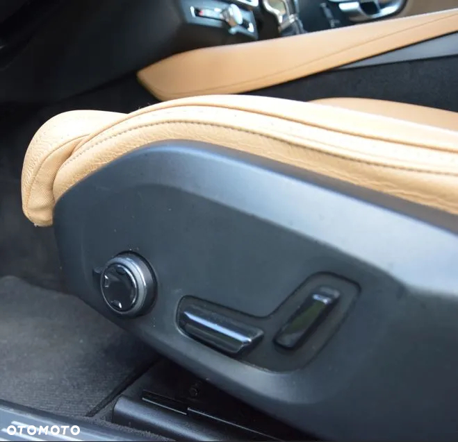 Volvo V90 D5 AWD Momentum - 15