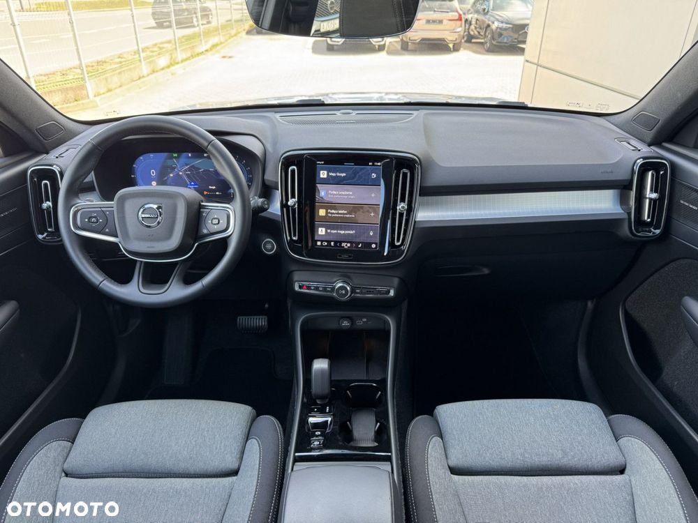 Volvo XC 40 B3 Plus Dark - 17