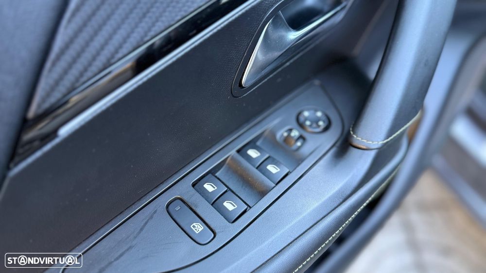 Peugeot 2008 1.2 PureTech GT Pack EAT8 - 19