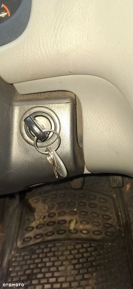 Honda CR-V 4X4  B/G na części - 15