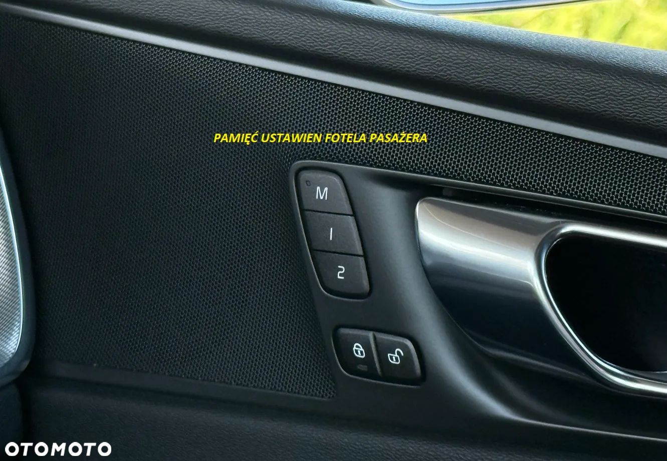 Volvo XC 60 B4 D AWD Plus Dark - 21