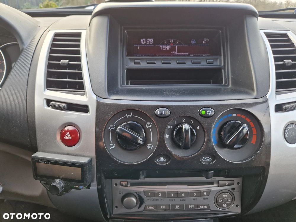 Mitsubishi Pajero Sport - 16