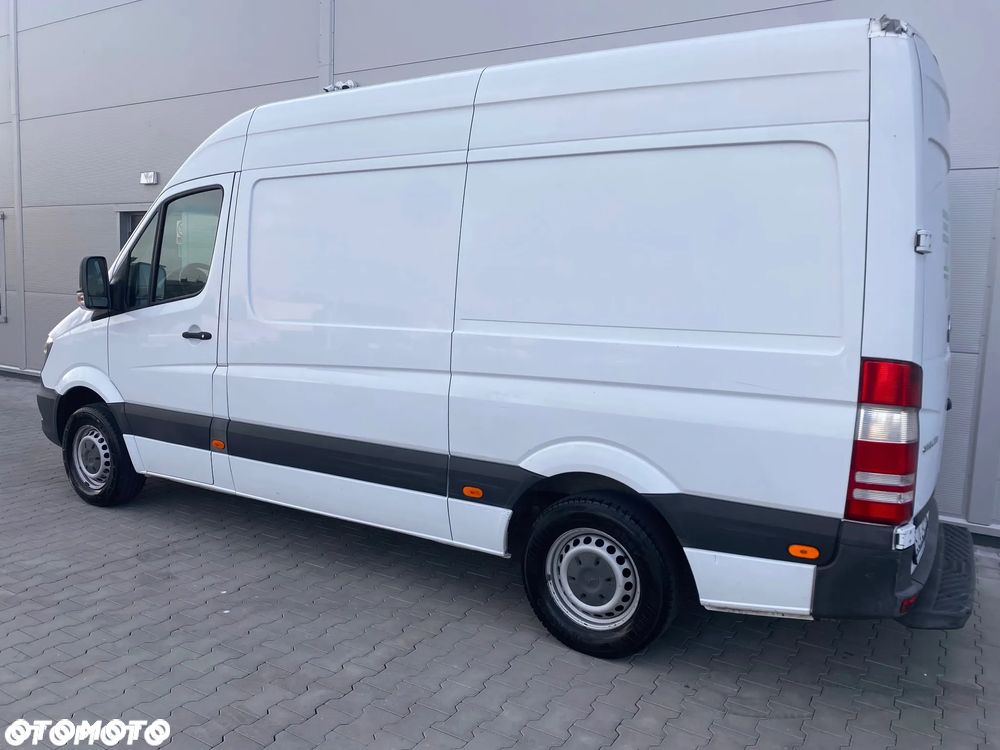 Mercedes-Benz Sprinter - 24