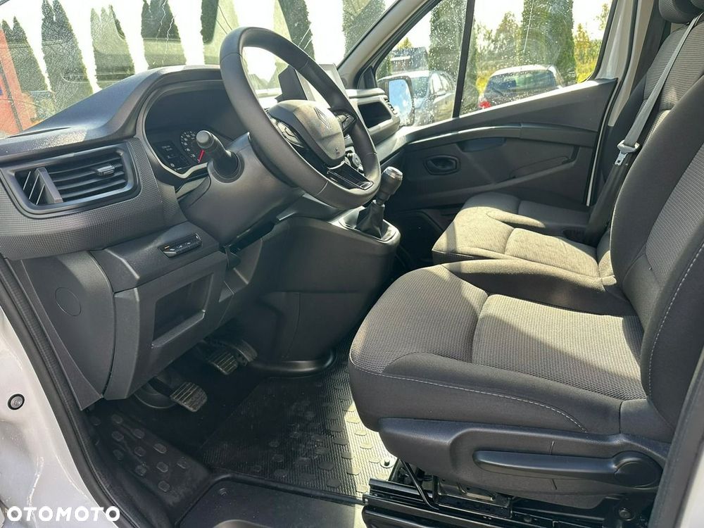 Renault Trafic - 16