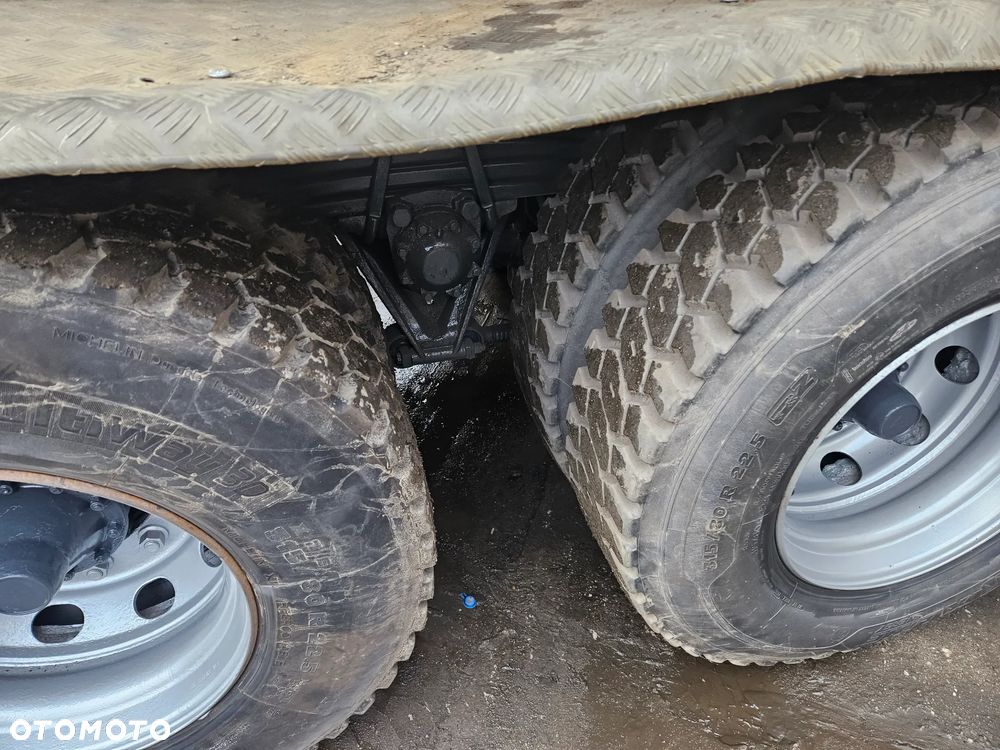 Scania 124c 470 8x4 - 14