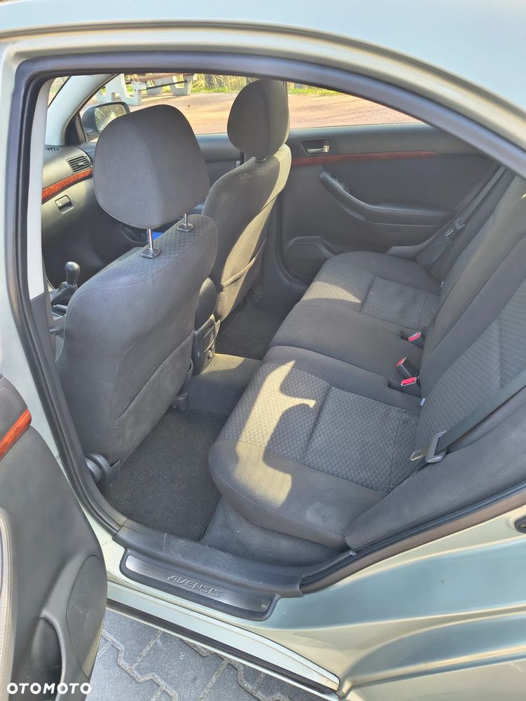 Toyota Avensis 1.8 VVT-i Sol - 8