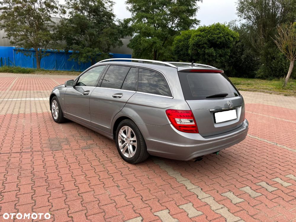 Mercedes-Benz Klasa C 180 CGI BlueEff Avantgarde - 4