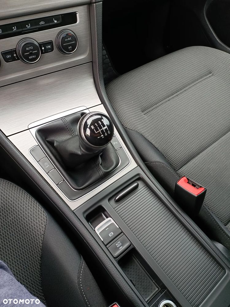 Volkswagen Golf 1.4 TSI BMT Comfortline - 9