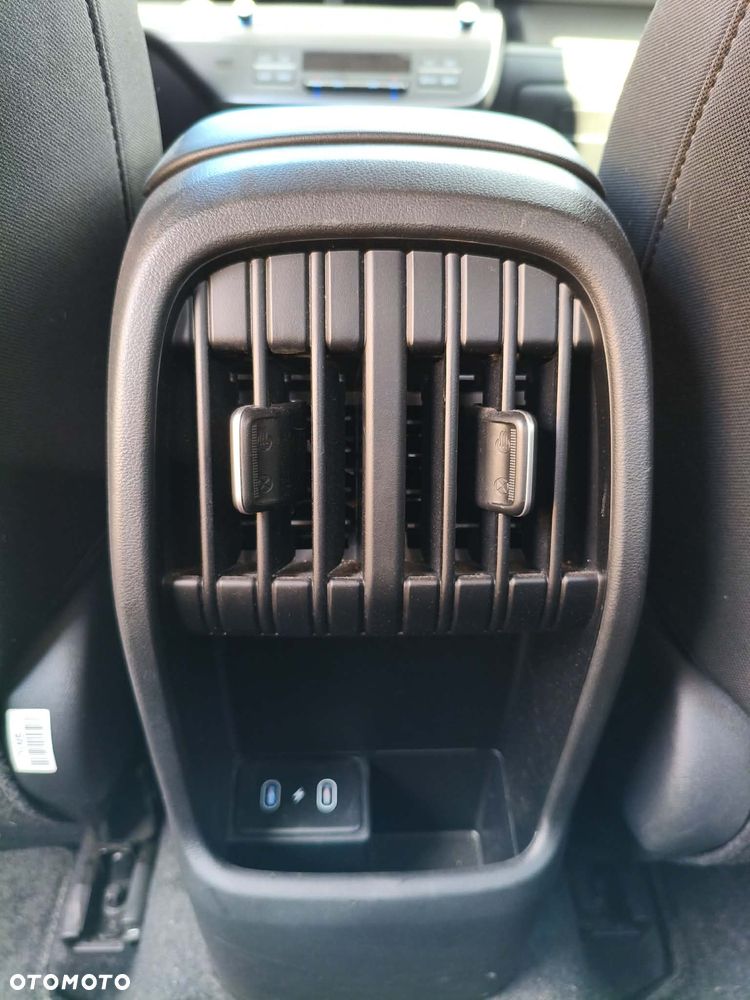Hyundai Kona - 8