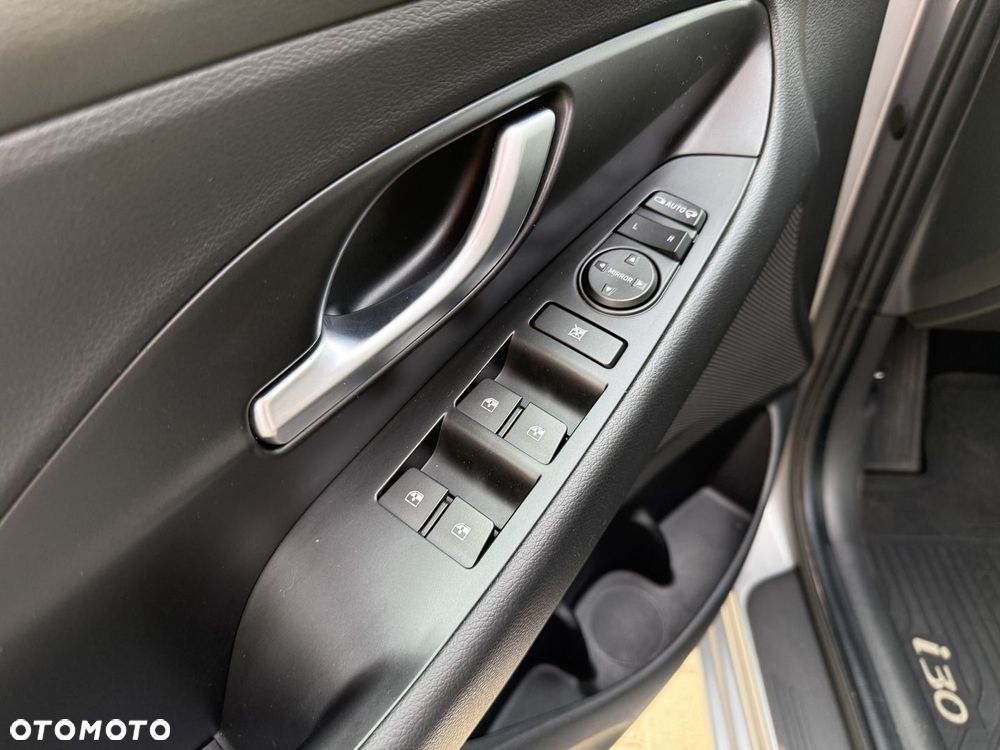 Hyundai i30 1.5 DPI Comfort - 10