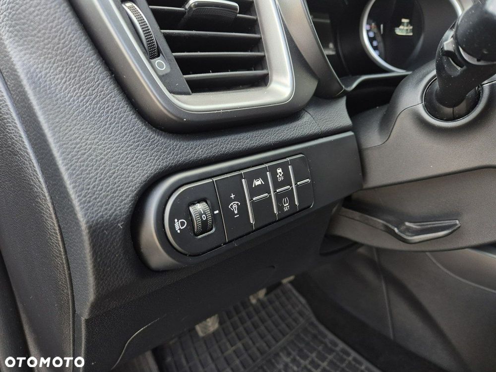 Kia Ceed 1.5 T-GDI M - 12