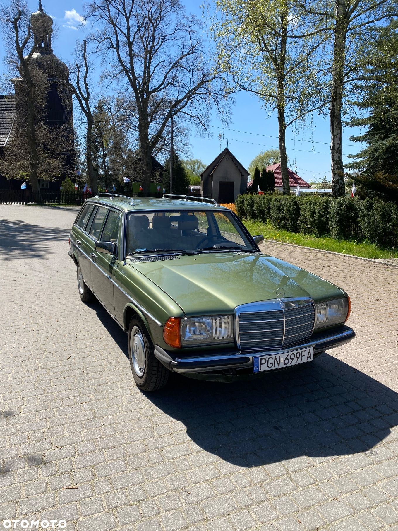 Mercedes-Benz W123 - 1
