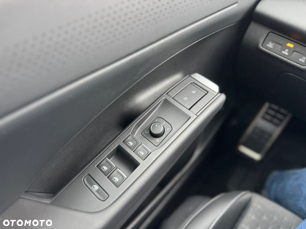 Volkswagen T-Roc 1.5 eTSI OPF DSG R-Line - 25