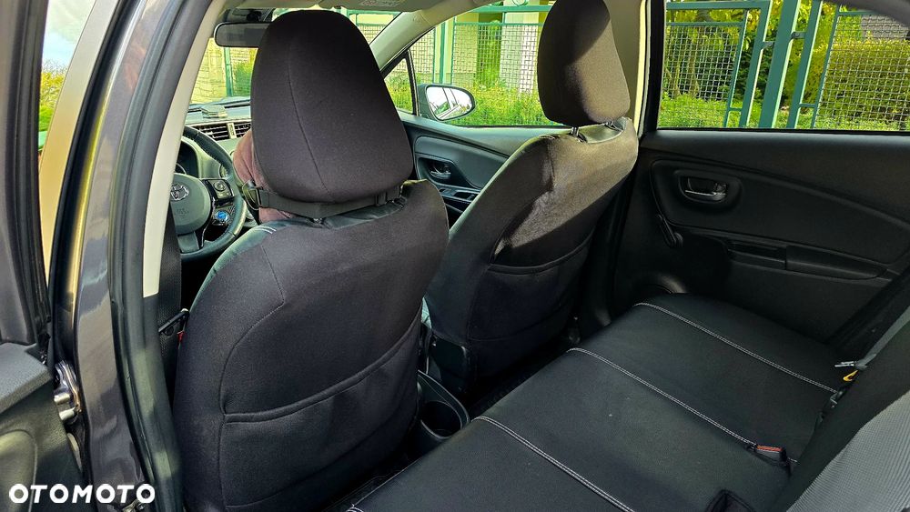 Toyota Yaris Hybrid 100 Premium - 16