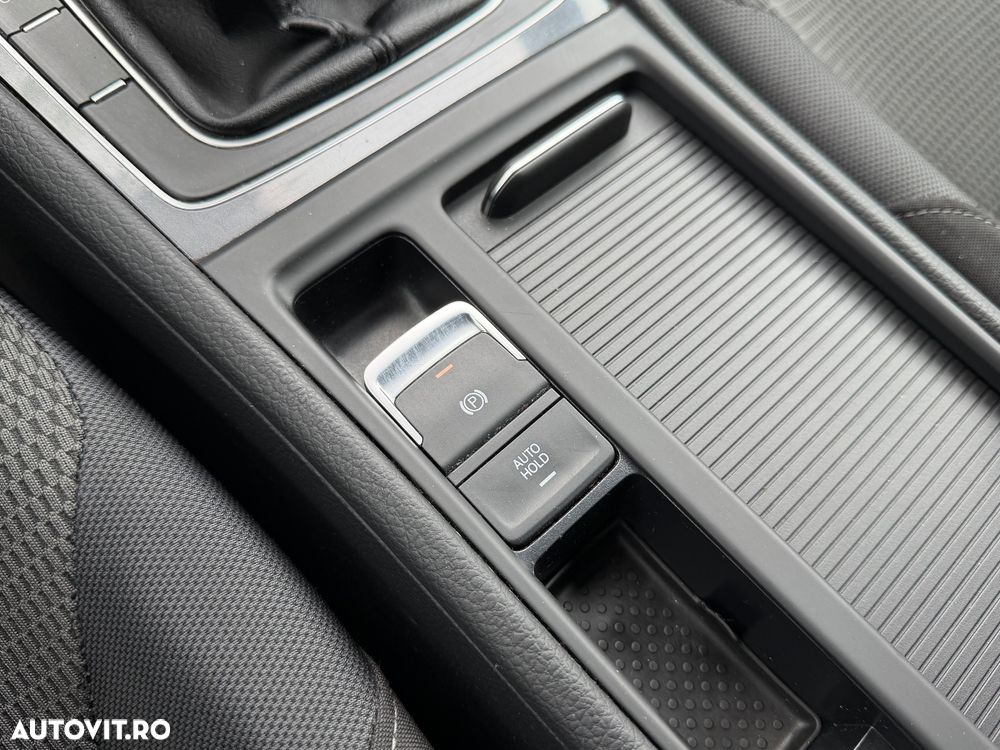 Volkswagen Golf 1.6 TDI SCR Comfortline - 14