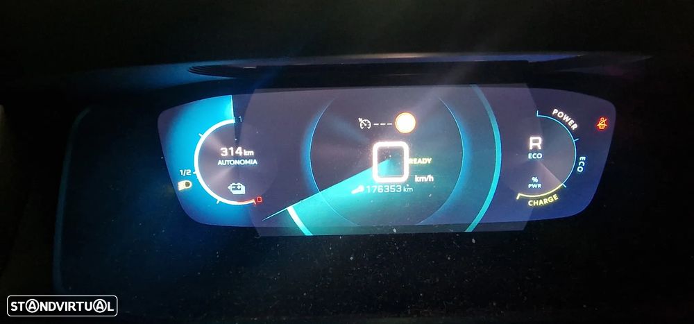 Peugeot e-208 - 9