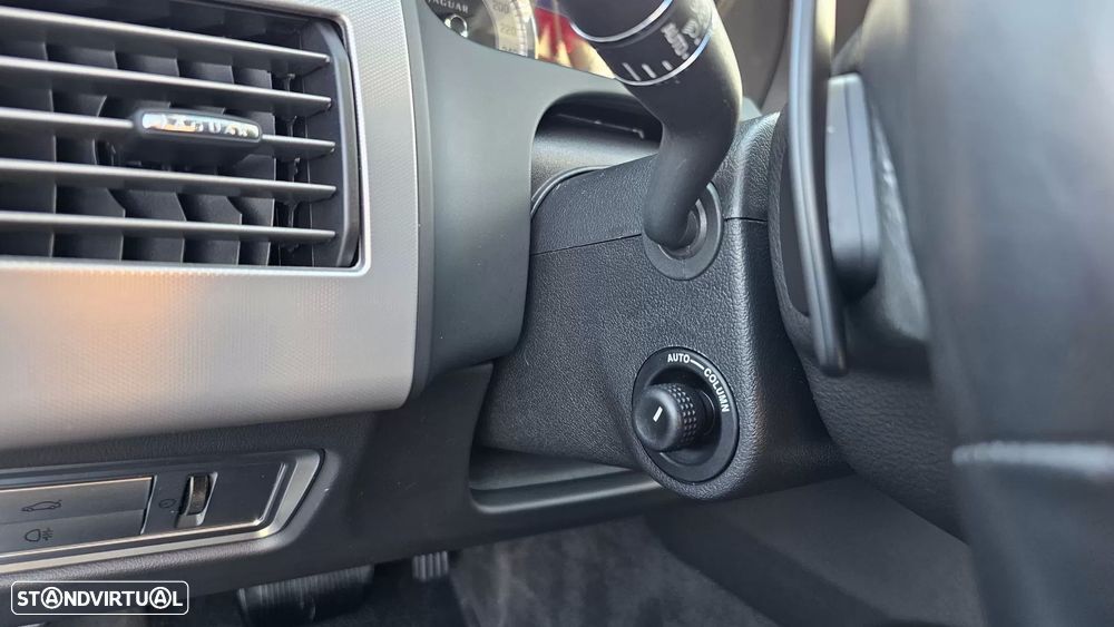 Jaguar XF 2.7 D V6 Premium Luxury - 28