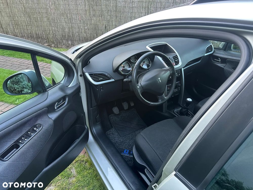 Peugeot 207 1.6 VTi Premium - 16