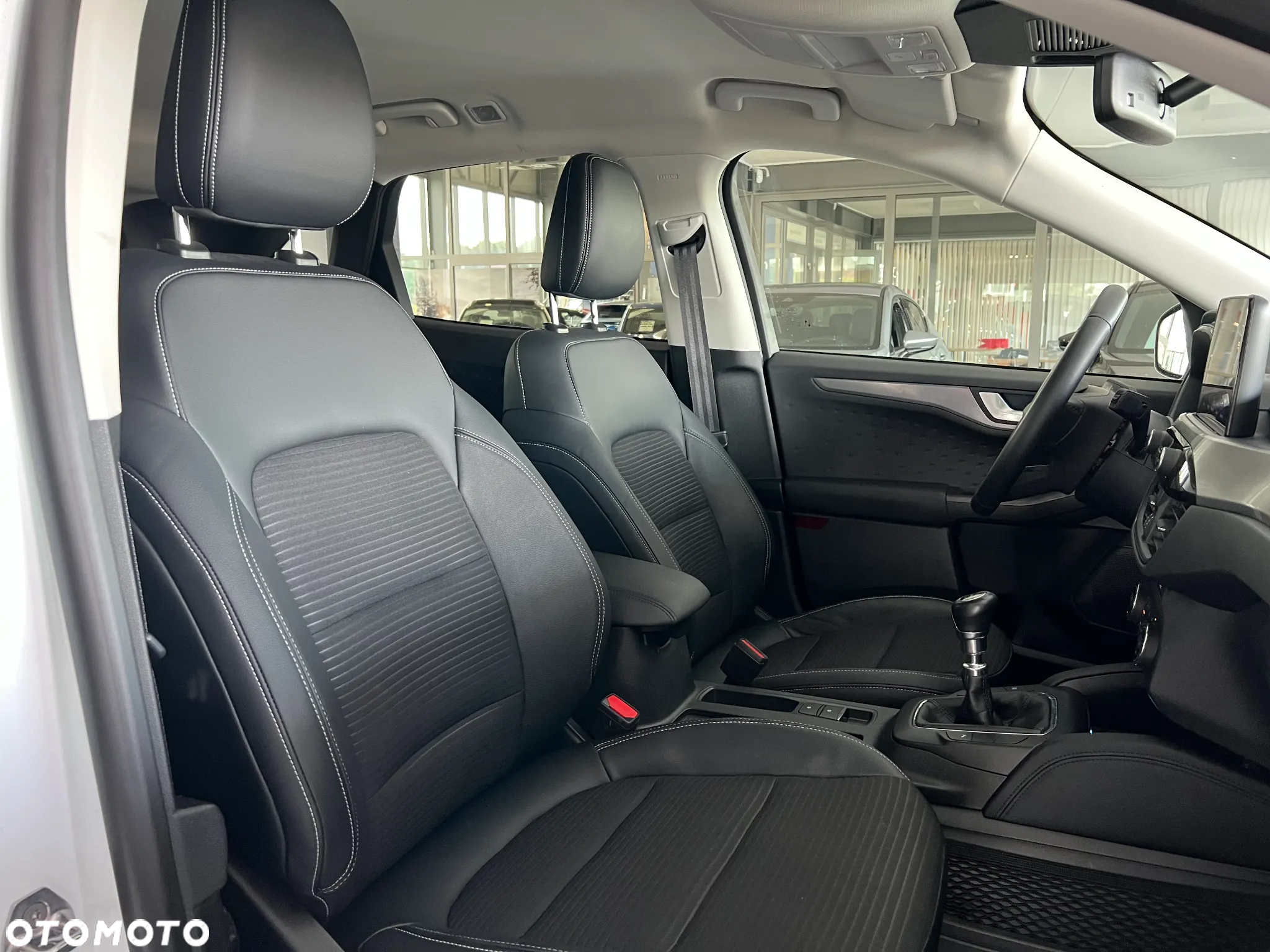 Ford Kuga 1.5 EcoBoost FWD Titanium - 40