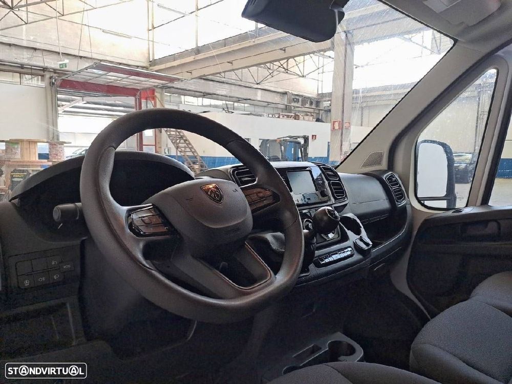 Peugeot Boxer 2.2 BlueHDi 140 S&S L3H3 - 8