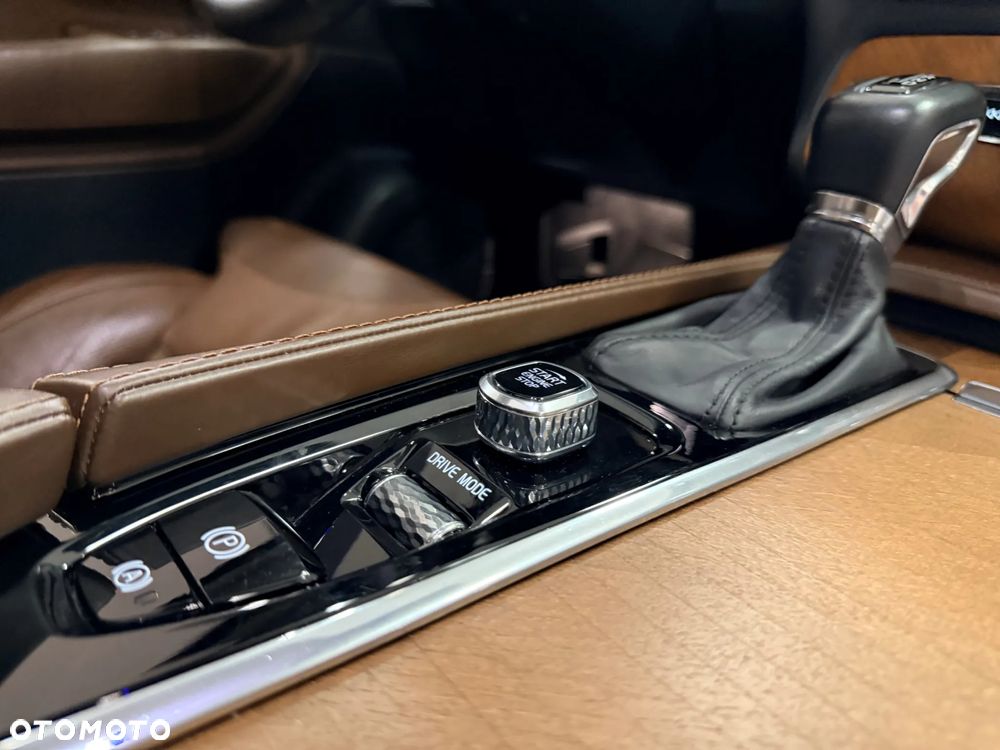 Volvo XC 90 D5 AWD Inscription - 25