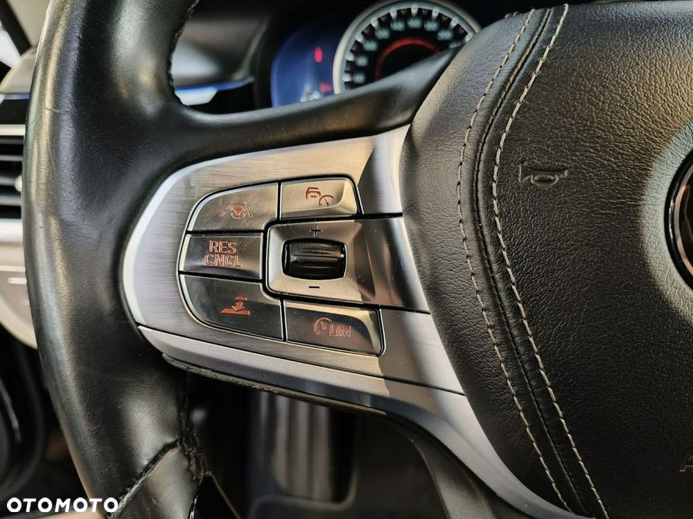 BMW Seria 7 - 28