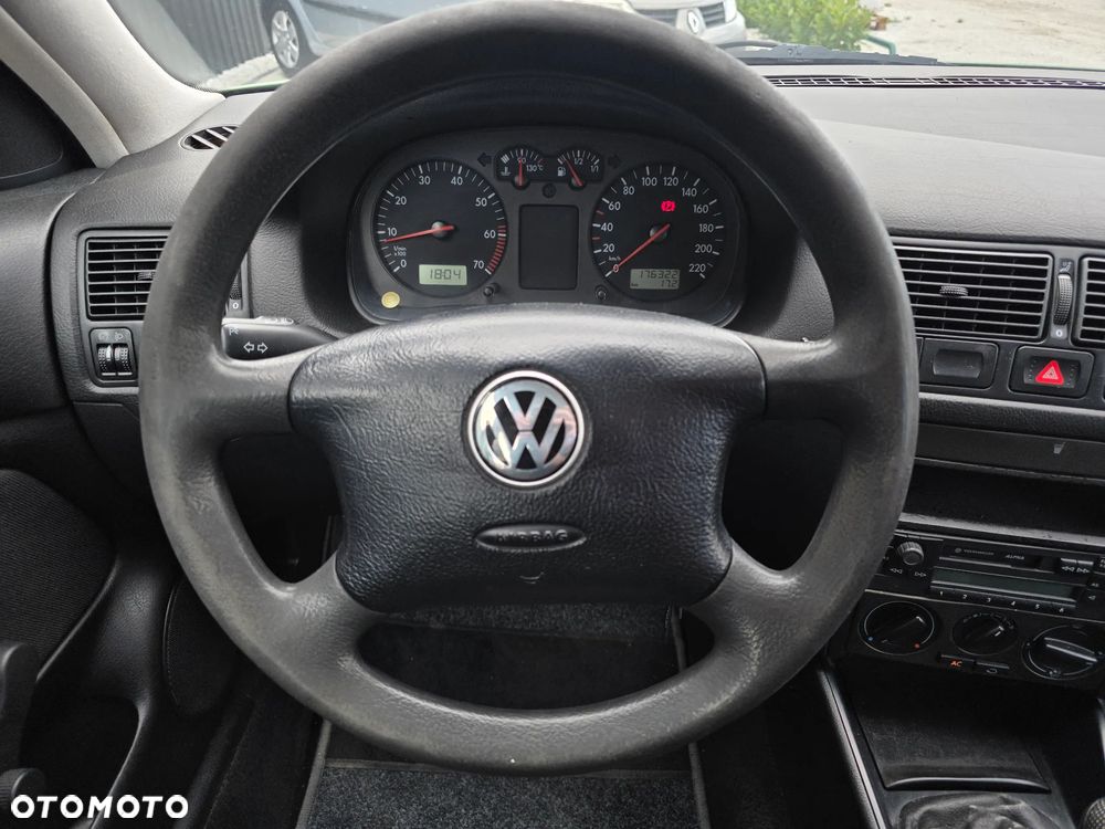 Volkswagen Golf - 11