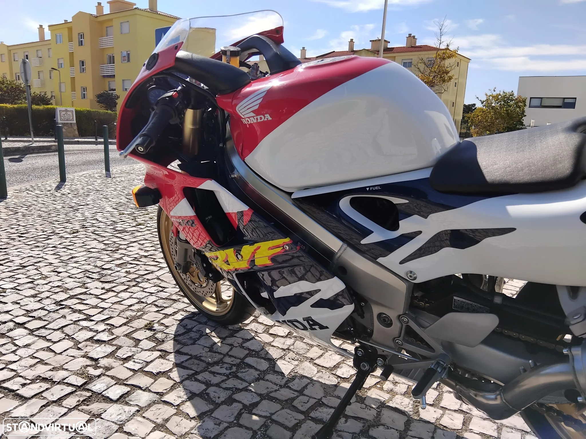 Honda RVF - 4