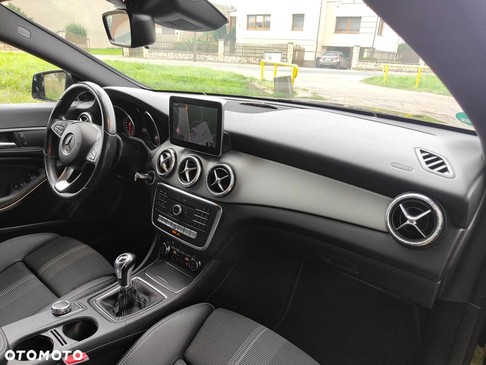 Mercedes-Benz CLA - 17