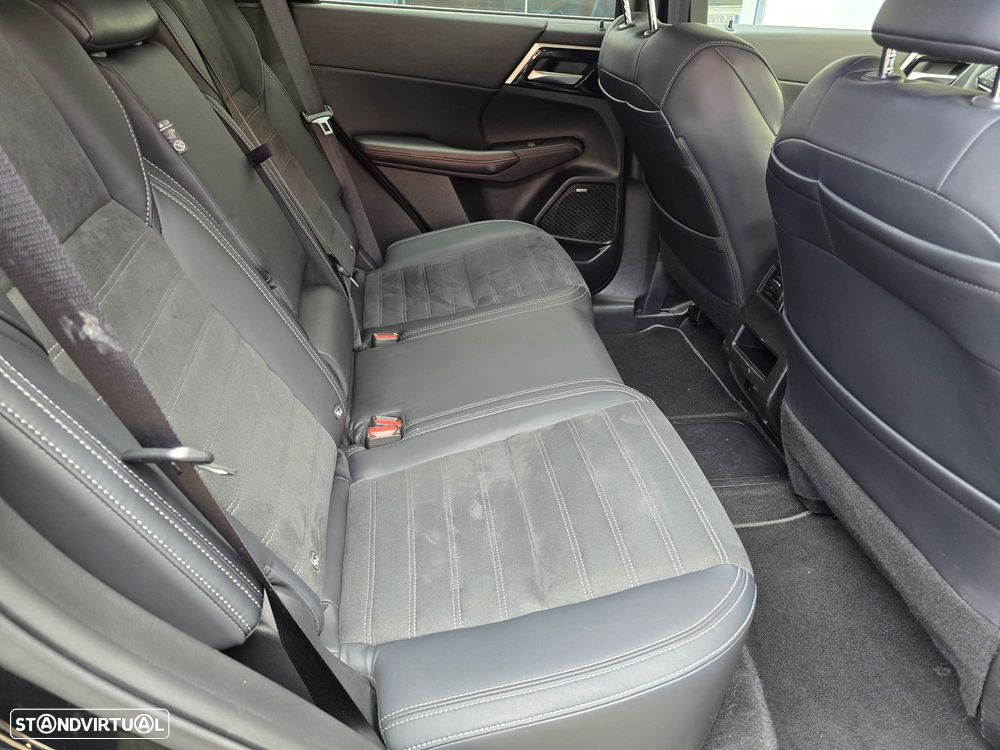 Mitsubishi Outlander 2.4 PHEV Intense - 24