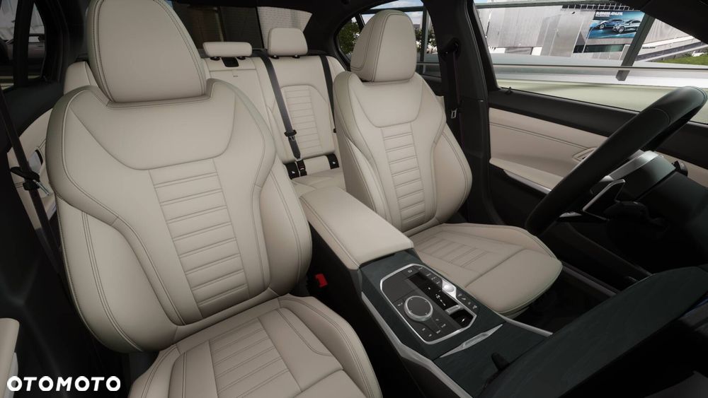 BMW Seria 3 330i xDrive M Sport - 12